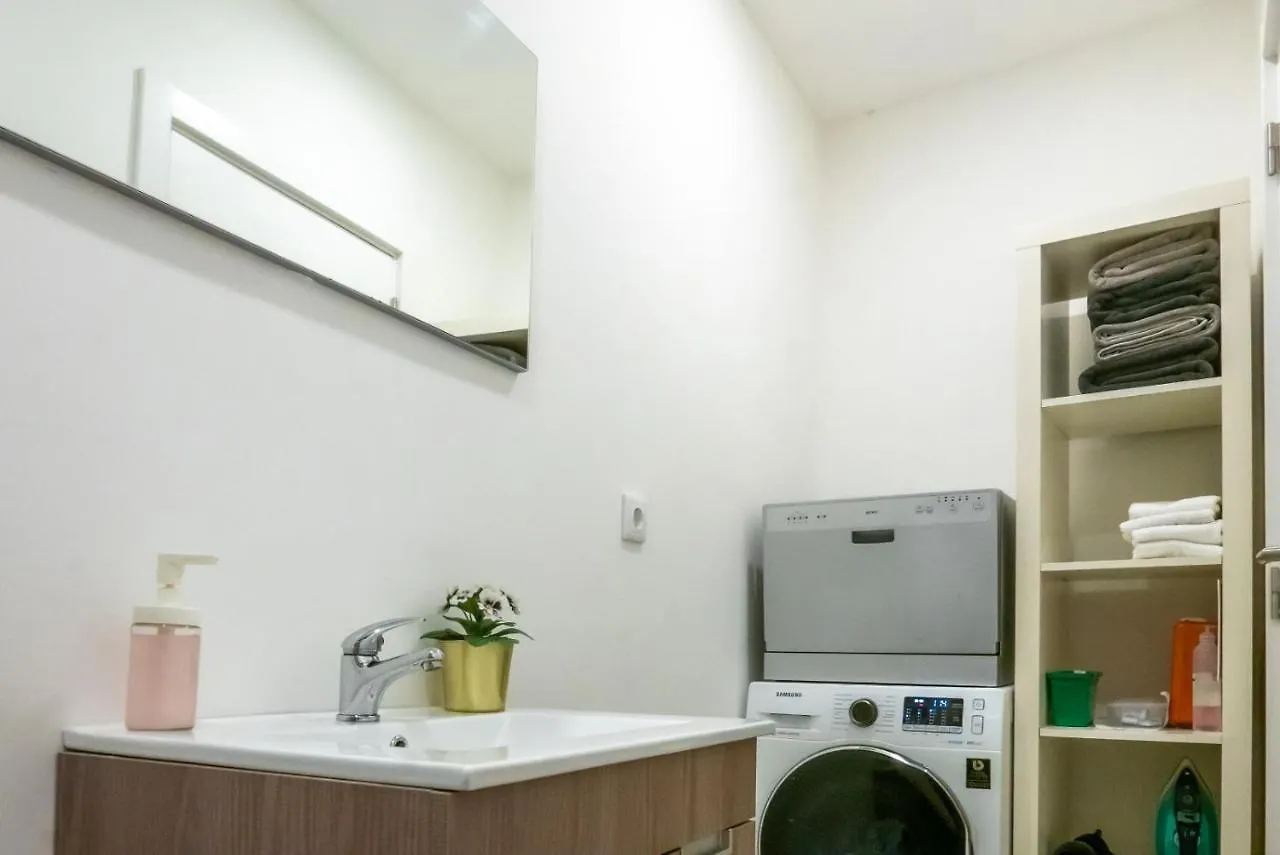 Apartment Green Charm House Lisbon